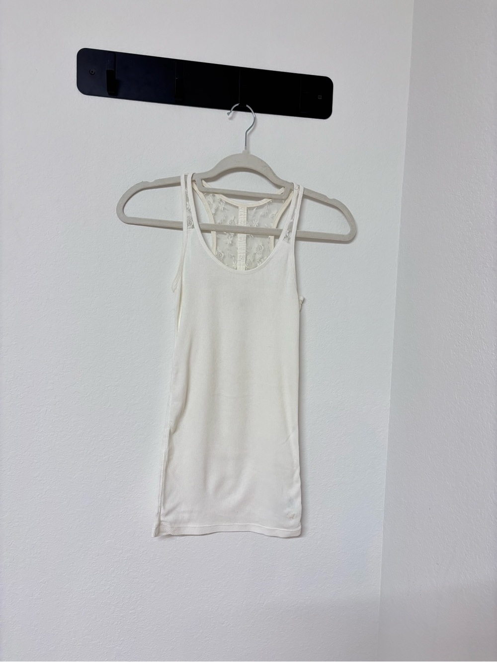American Eagle Outfitters Cream Lace-Back Tank